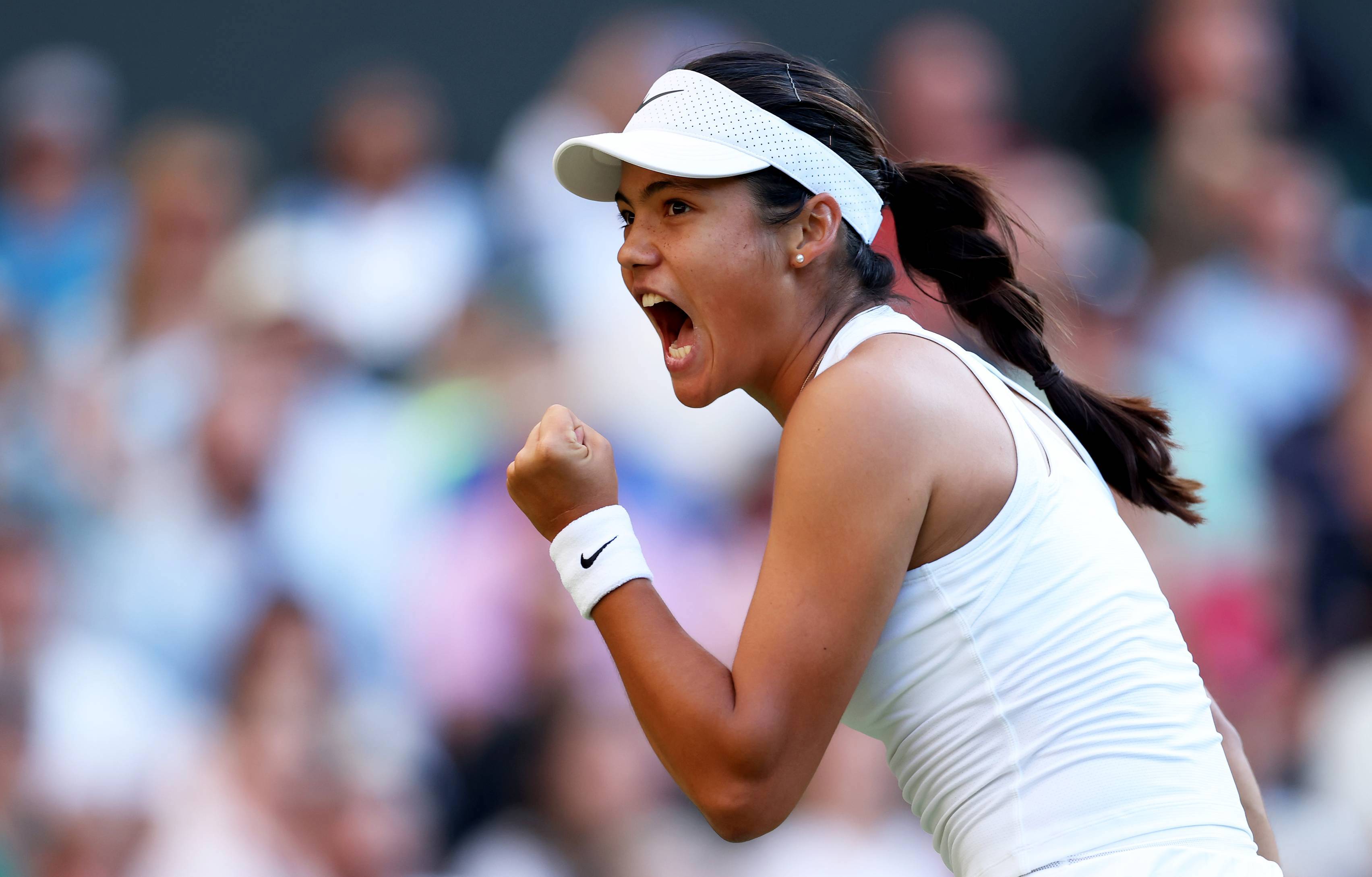 Wimbledon 2025: Emma Raducanu vs Aryna Sabalenka – stats preview