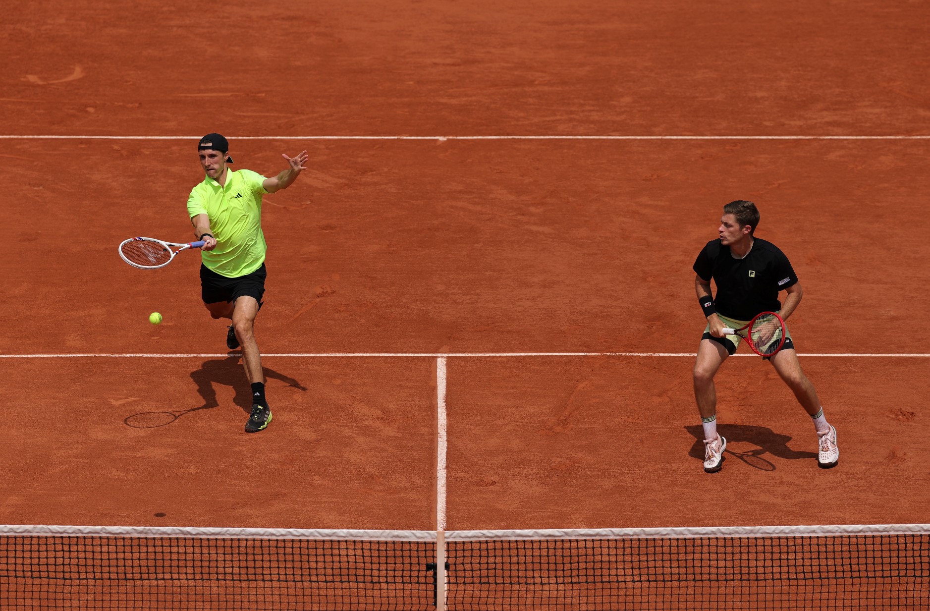 2025-joe-salisbury-neal-skupski-roland-garros-qf-action.jpg