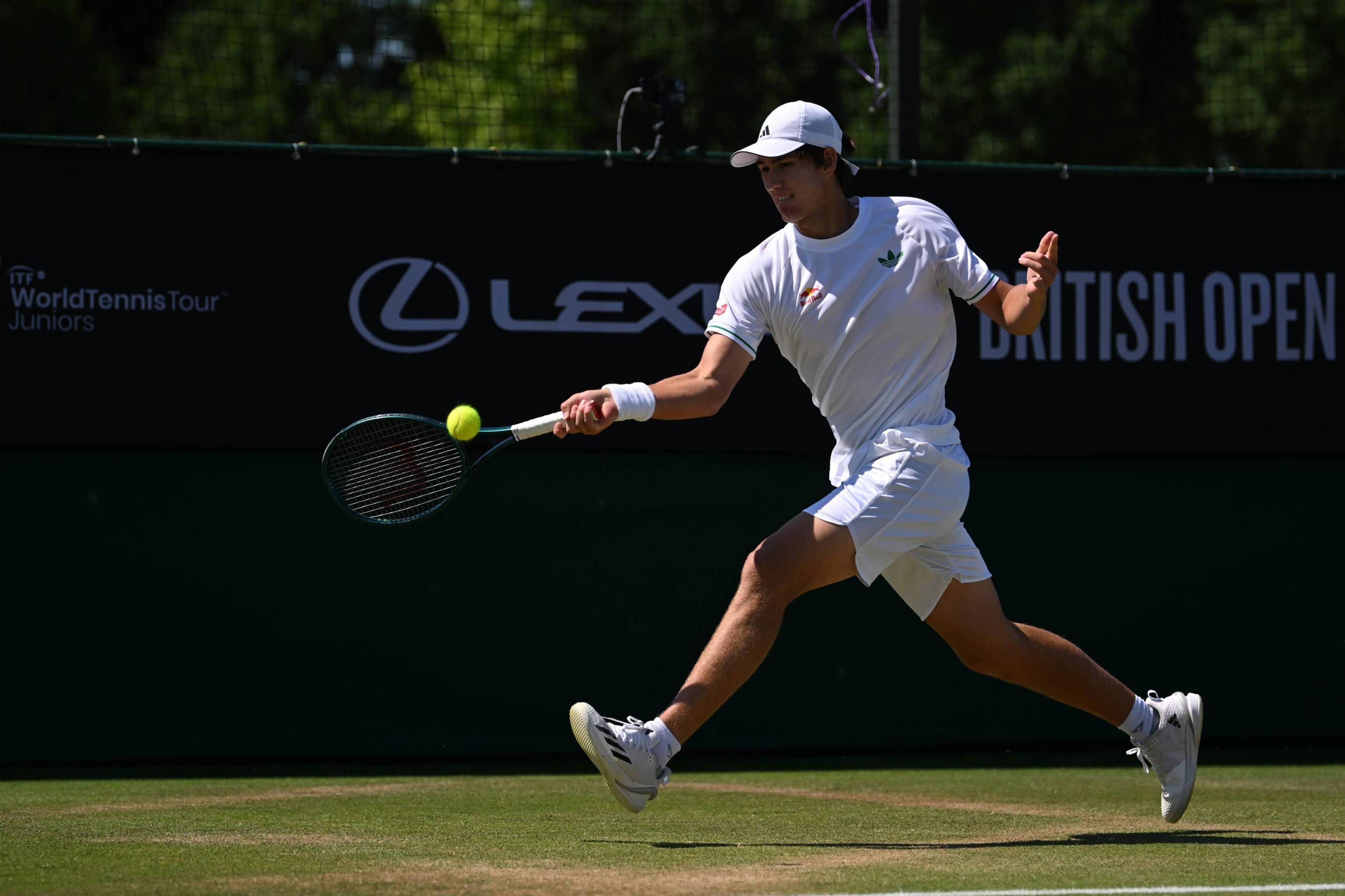 Lexus British Open Roehampton 2025: Oliver Bonding crowned boys’ singles champion