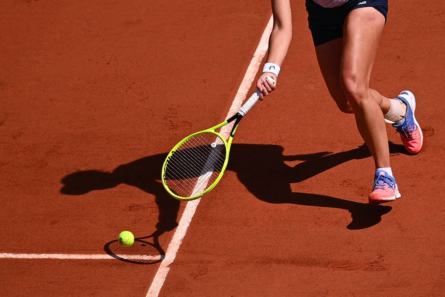 Female-player-action-clay.jpg