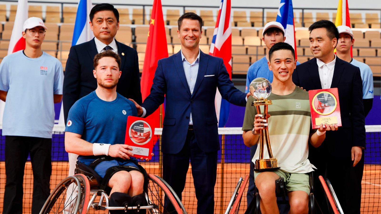 Alfie Hewett with the runners-up trophy at the 2025 Wheelchair Tenis Masters