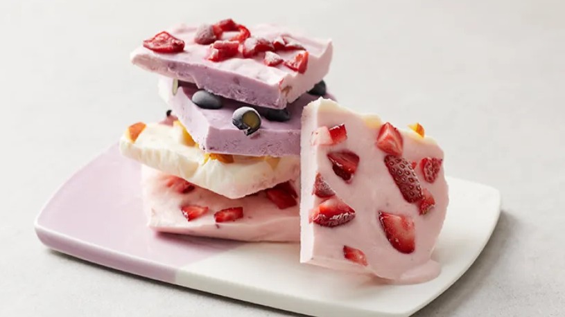 Rainbow-yoghurt-bark-FAGE.jpg