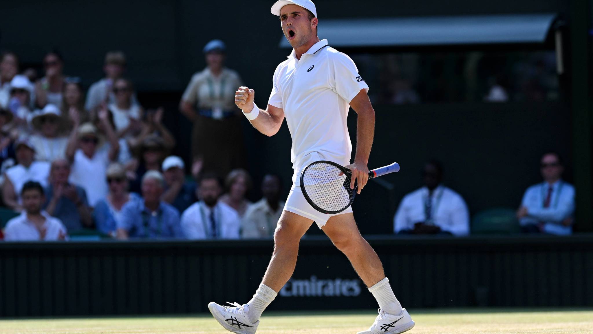 Which British tennis players to have reached a singles semi-final at Wimbledon?