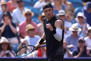 Jack Draper gives a fist pump in his quarter-final win over Gabriel Diallo at the Lexus Eastbourne Open