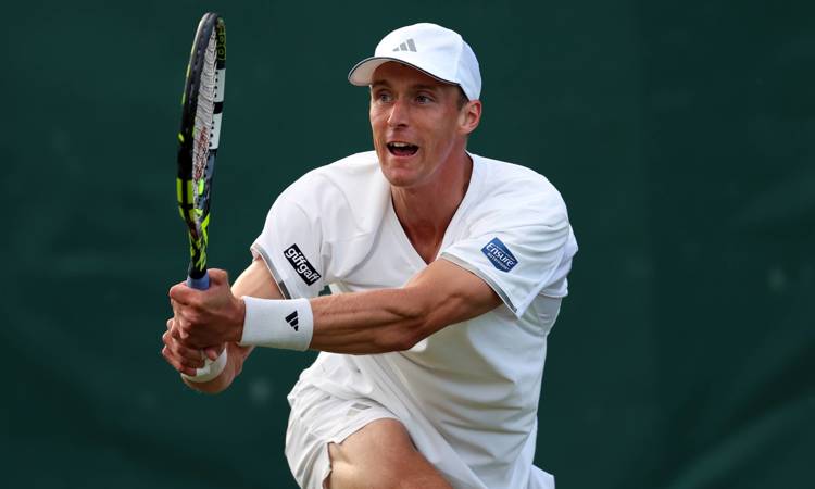 Wimbledon 2026: Britain’s Jan Choinski sails into second round with straight-sets win