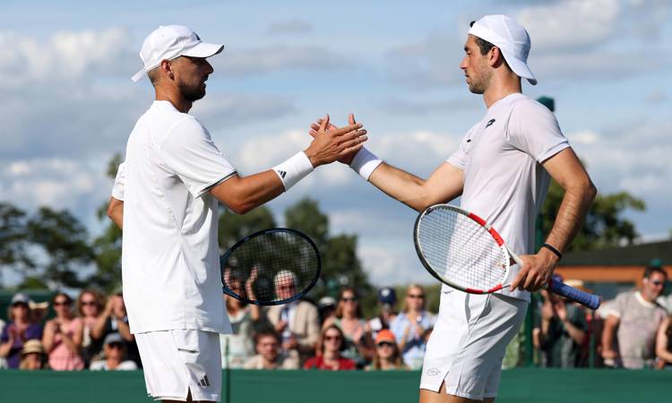 Wimbledon 2026: Julian Cash and Lloyd Glasspool begin title defence with dominant win