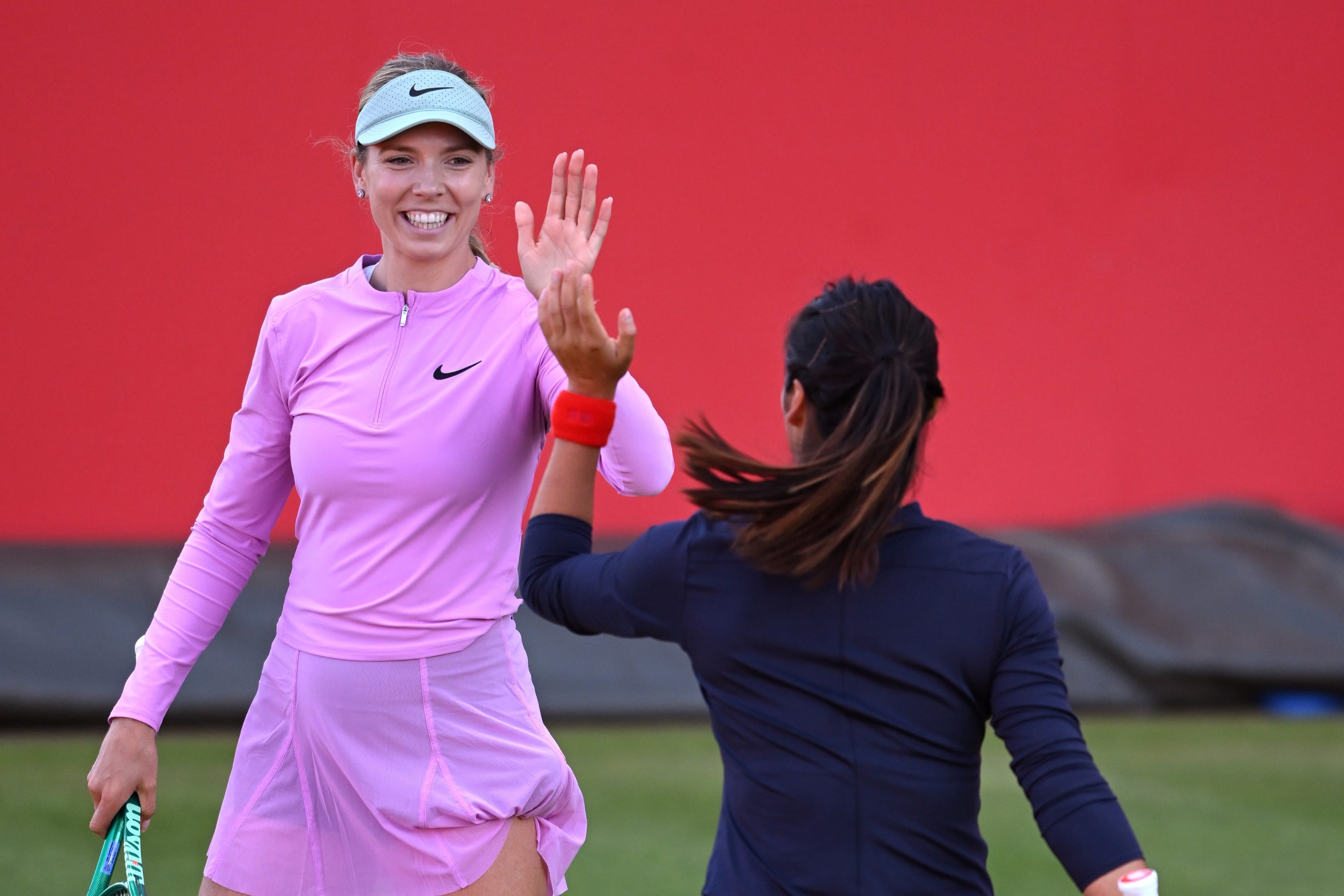 Emma Raducanu & Katie Boulter take on the naughts & crosses challenge at Queen's