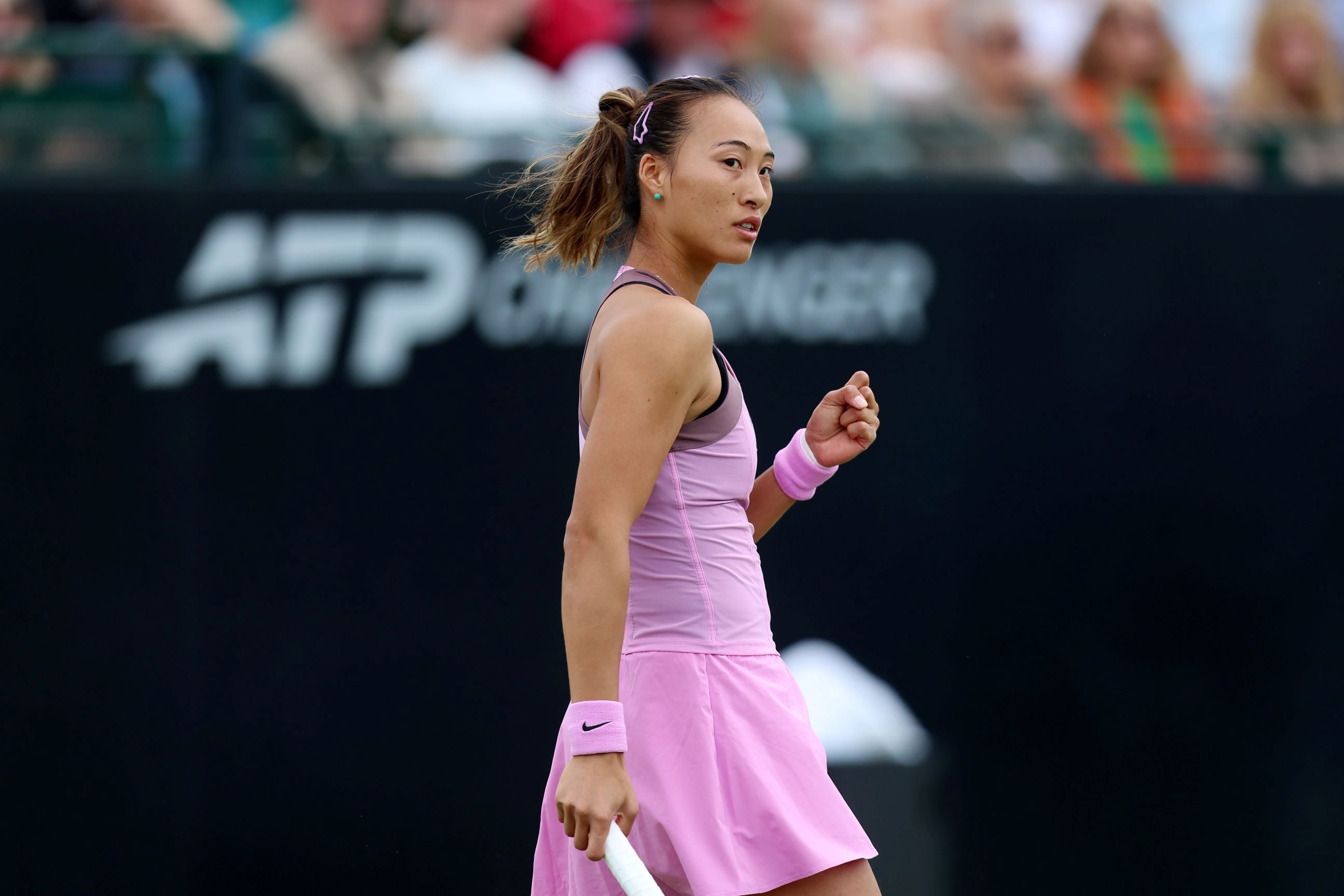 Inspiring Comebacks: Zheng and Navarro Shine in Nottingham