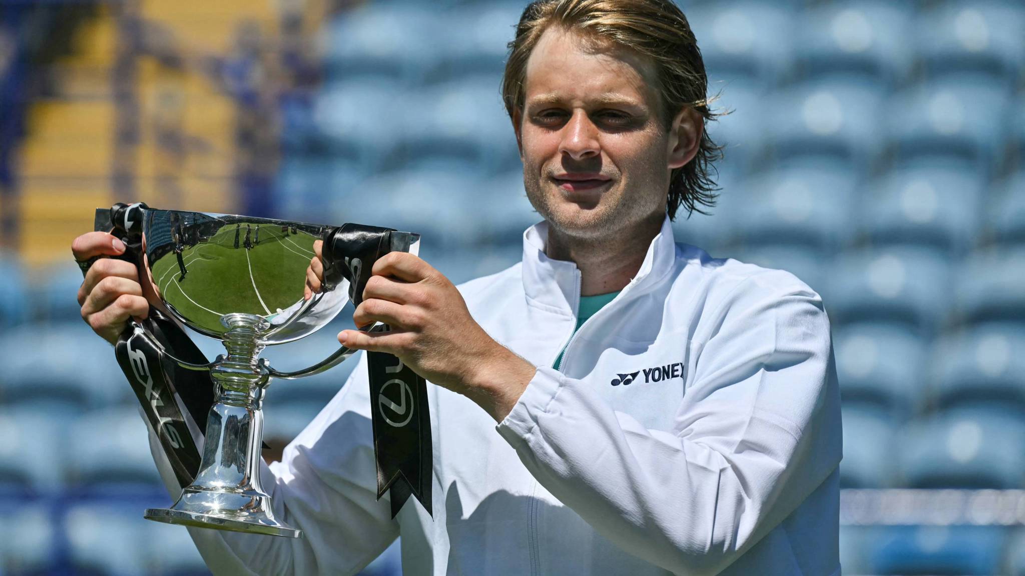 Lexus Eastbourne Open 2026: Zizou Bergs fights back to win men’s singles title