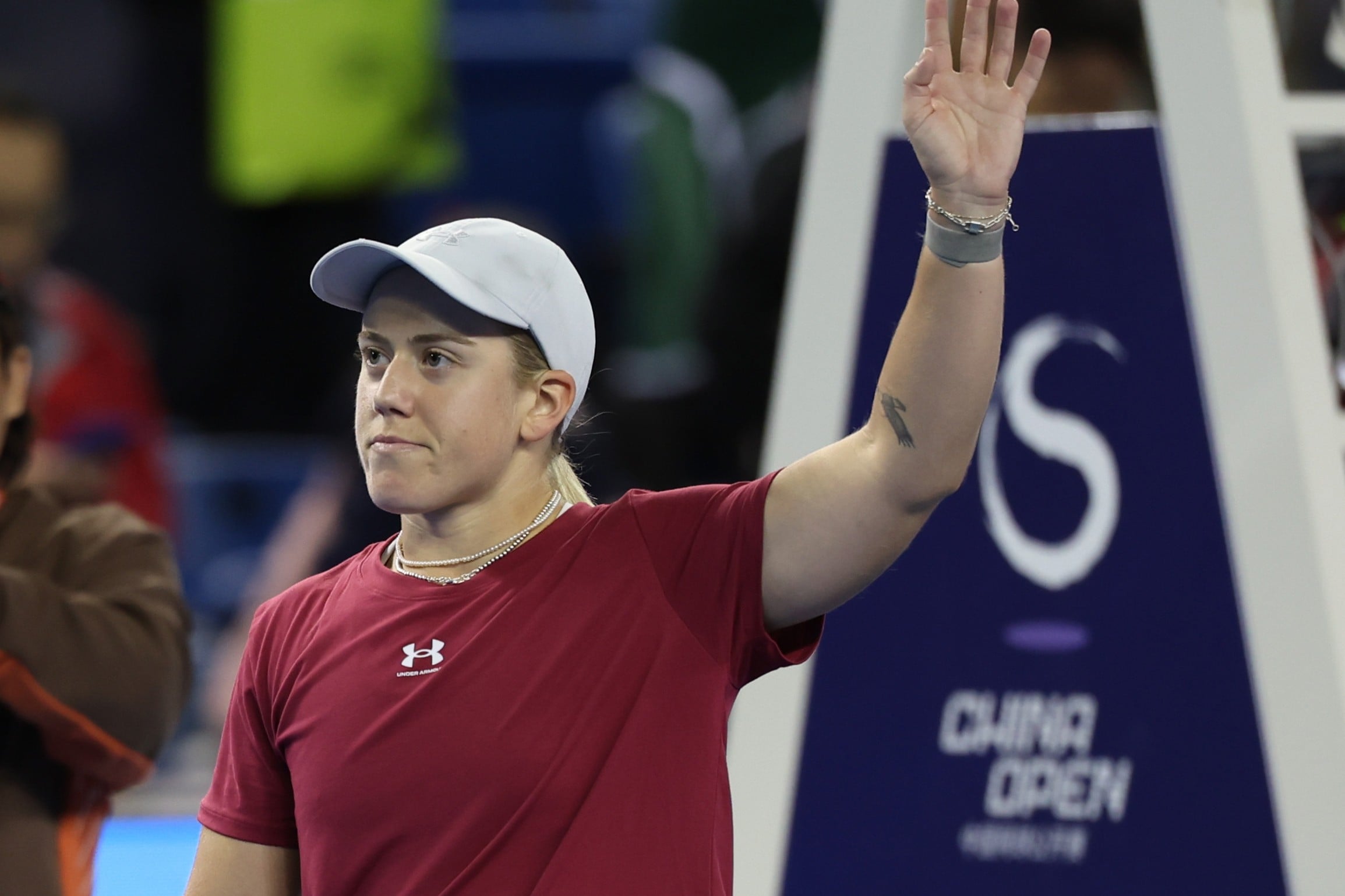 Sonay Kartal waving at the crowd after a win at the China Open