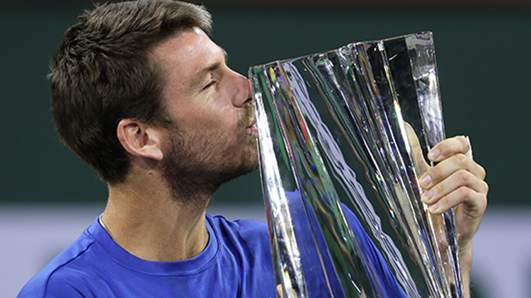 cam norrie kissing indian wells trophy