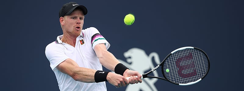 Kyle Edmund playing a forehand shot in a tennis match